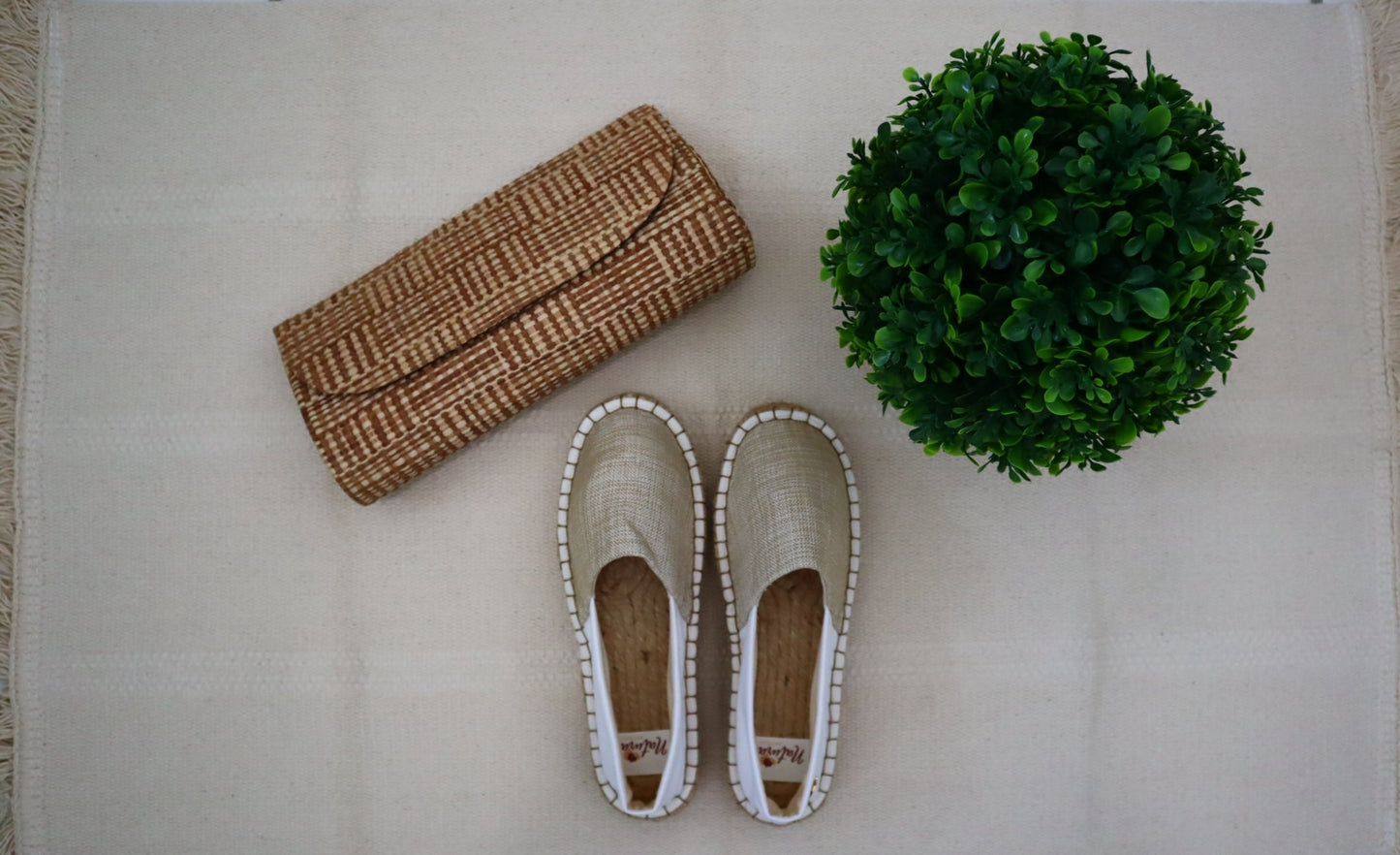 Palm Leaf Clutch - Cartera de mano confeccionada en hoja de Palma